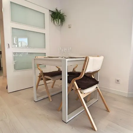 Sleep & - Brand New Up To 5 Guests *